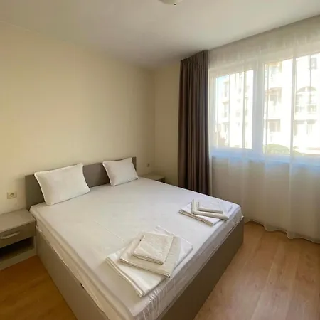 Irina Apartment *